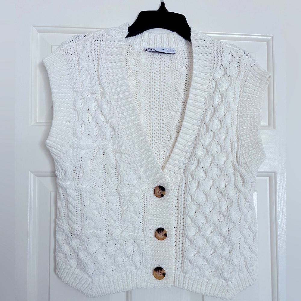 NWOT Zara white vest crochet